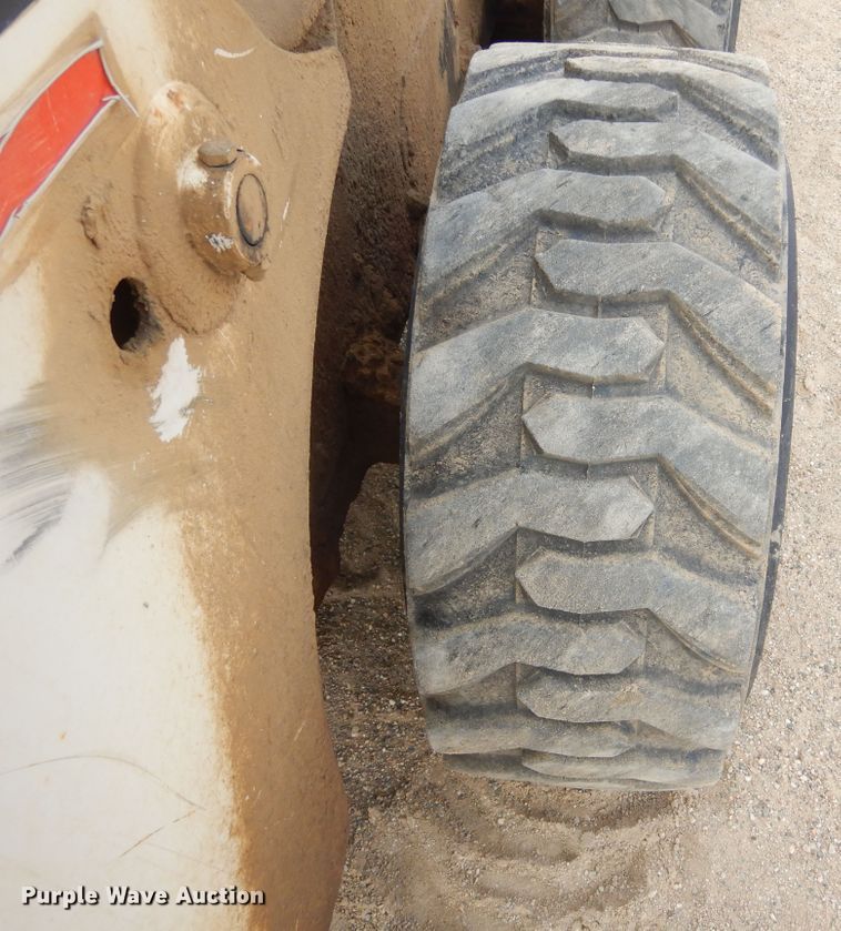 image for item MX9871 1999 Bobcat 863  skid steer loader