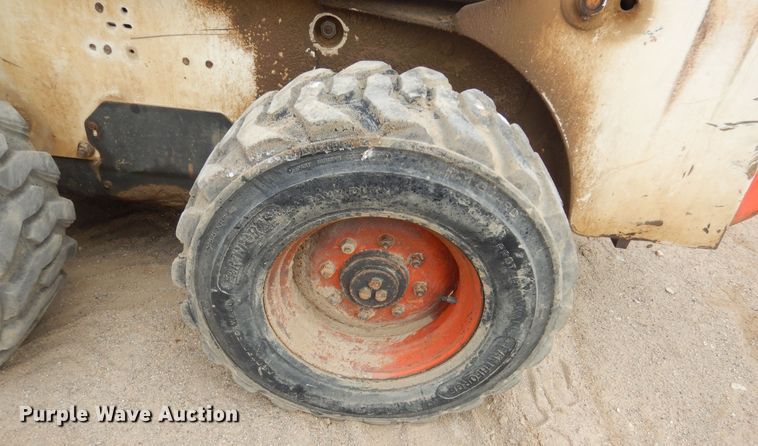 image for item MX9871 1999 Bobcat 863  skid steer loader