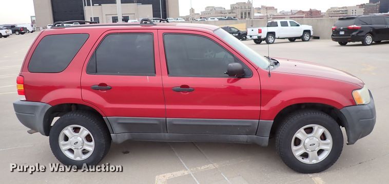 image for item DC4039 2004 Ford Escape XLT  SUV