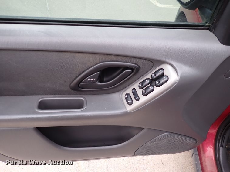 image for item DC4039 2004 Ford Escape XLT  SUV