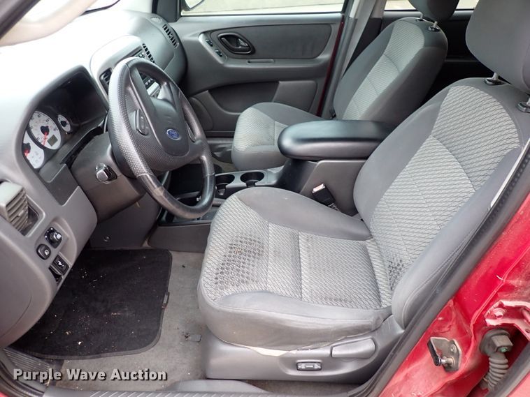 image for item DC4039 2004 Ford Escape XLT  SUV