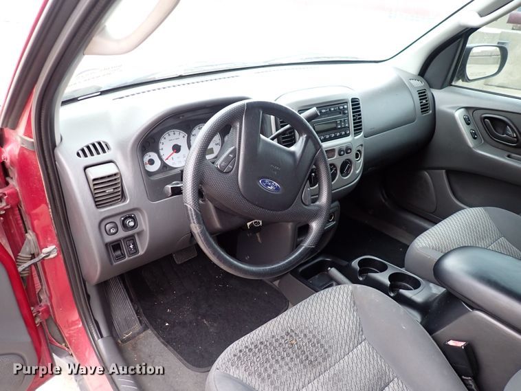 image for item DC4039 2004 Ford Escape XLT  SUV