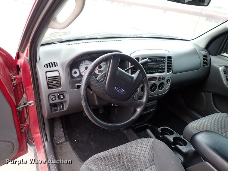 image for item DC4039 2004 Ford Escape XLT  SUV