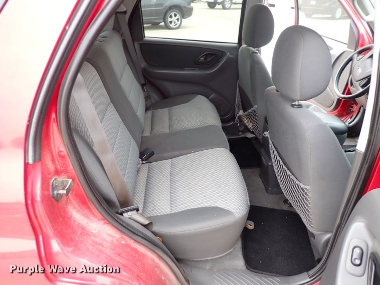 image for item DC4039 2004 Ford Escape XLT  SUV