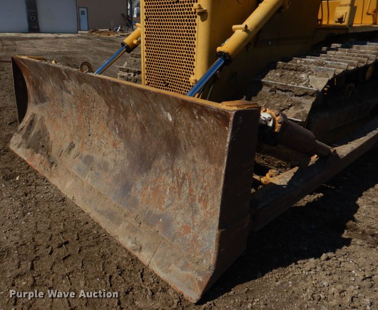image for item DH8204 1982 International TD15C  dozer