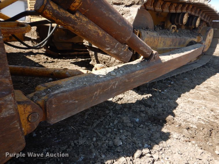 image for item DH8204 1982 International TD15C  dozer