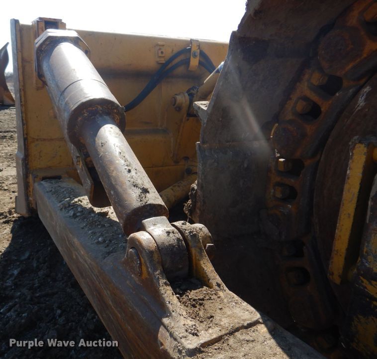 image for item DH8204 1982 International TD15C  dozer