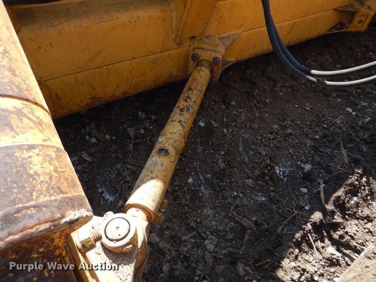 image for item DH8204 1982 International TD15C  dozer