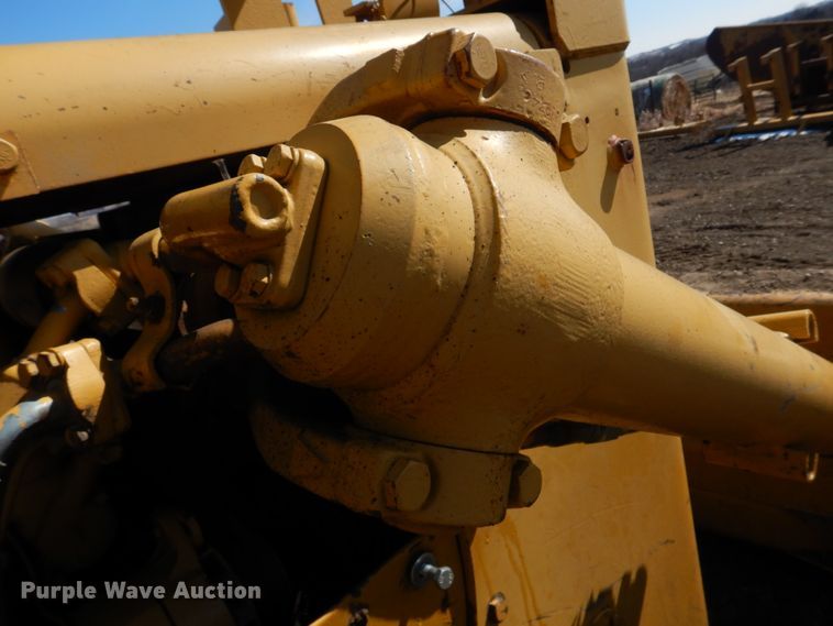 image for item DH8204 1982 International TD15C  dozer