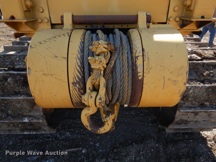 image for item DH8204 1982 International TD15C  dozer