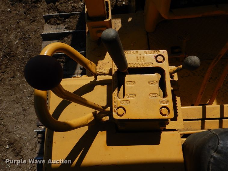image for item DH8204 1982 International TD15C  dozer