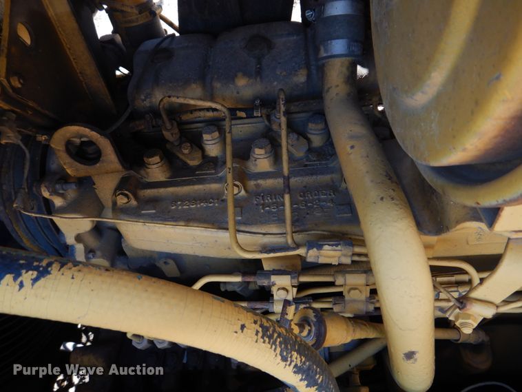 image for item DH8204 1982 International TD15C  dozer