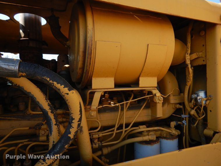 image for item DH8204 1982 International TD15C  dozer