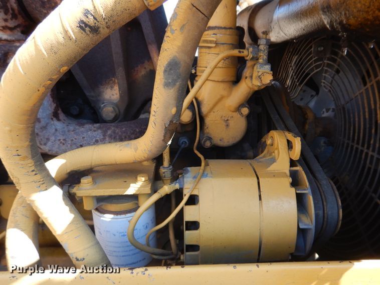 image for item DH8204 1982 International TD15C  dozer