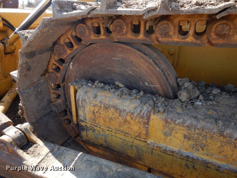image for item DH8204 1982 International TD15C  dozer