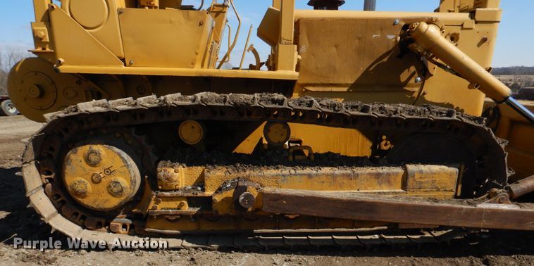 image for item DH8204 1982 International TD15C  dozer