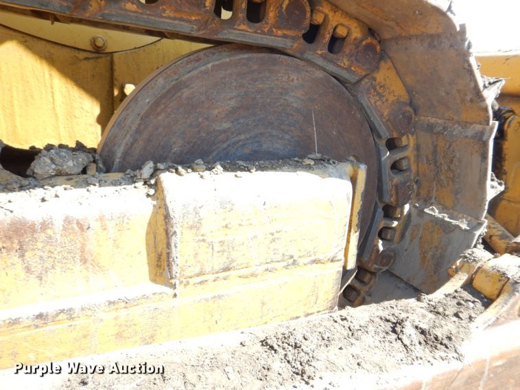 image for item DH8204 1982 International TD15C  dozer
