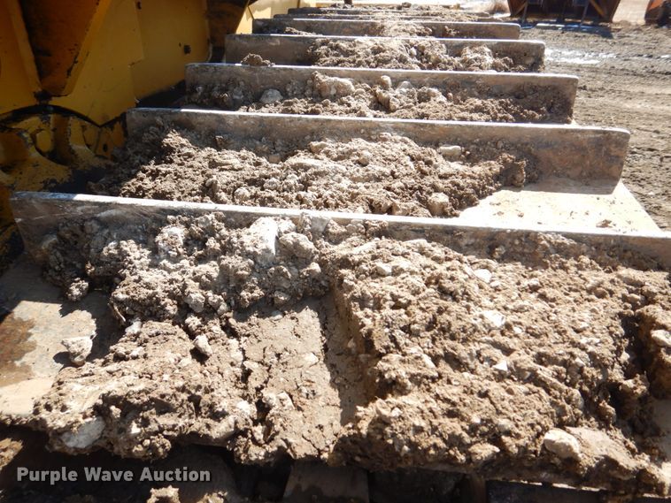 image for item DH8204 1982 International TD15C  dozer