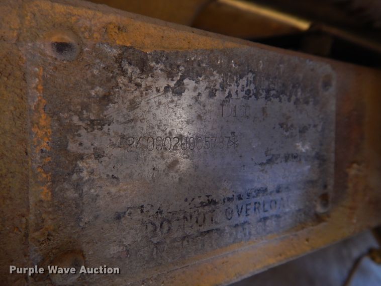 image for item DH8204 1982 International TD15C  dozer