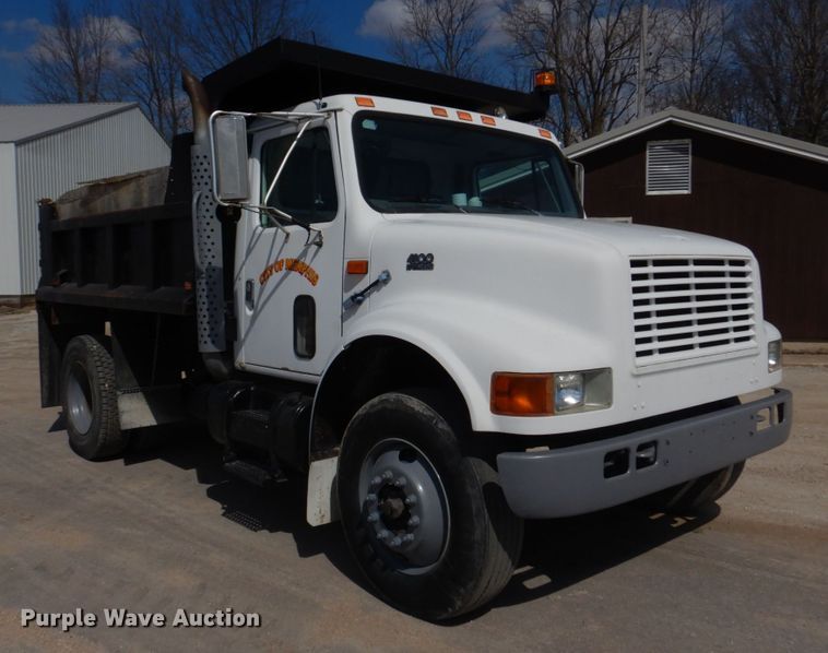 image for item DH8214 1998 International 4900  dump truck