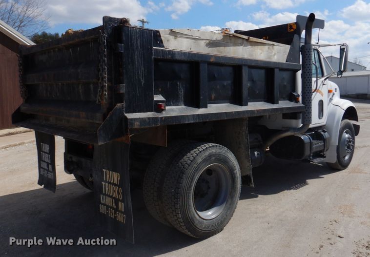 image for item DH8214 1998 International 4900  dump truck