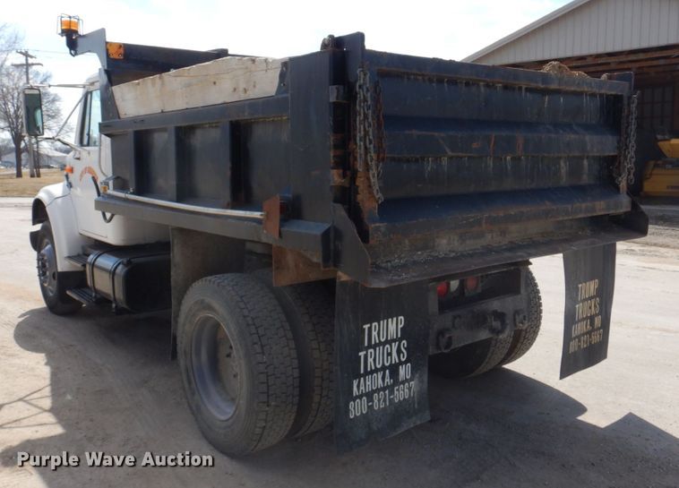 image for item DH8214 1998 International 4900  dump truck