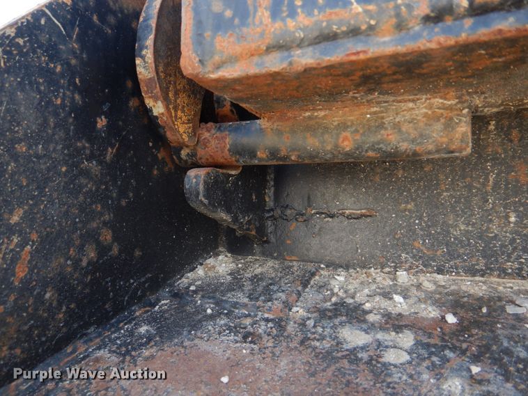 image for item DH8214 1998 International 4900  dump truck