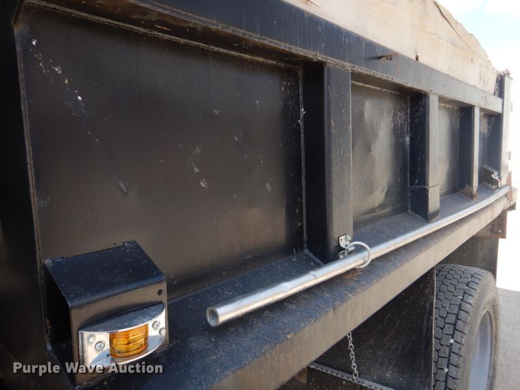 image for item DH8214 1998 International 4900  dump truck