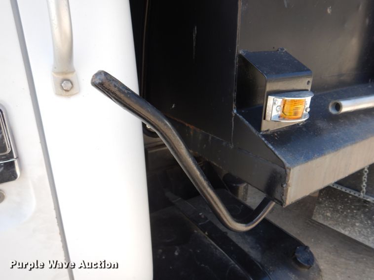 image for item DH8214 1998 International 4900  dump truck