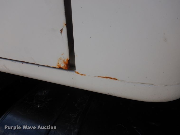 image for item DH8214 1998 International 4900  dump truck