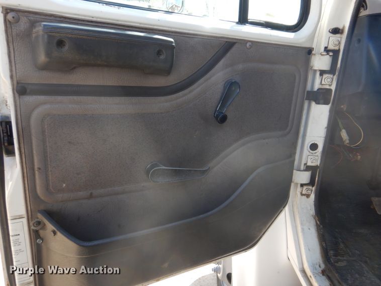 image for item DH8214 1998 International 4900  dump truck