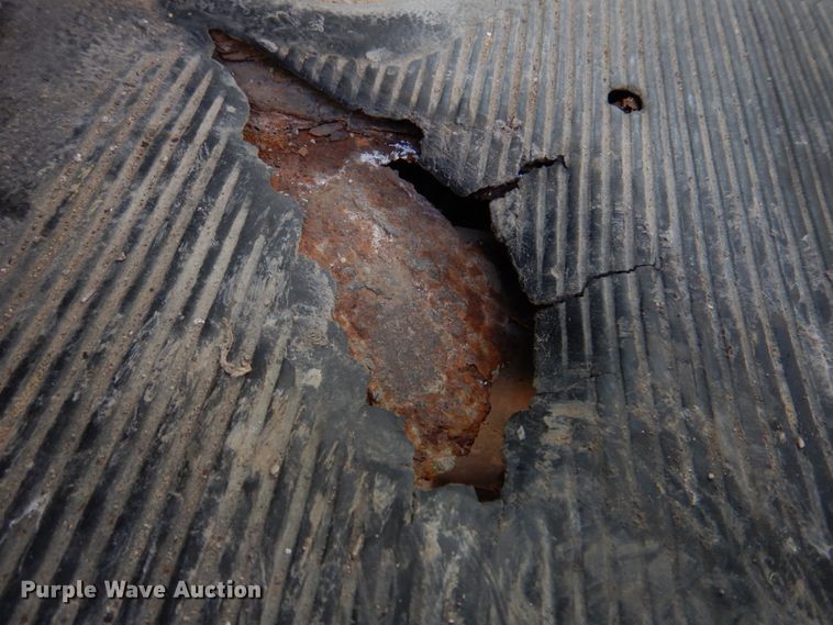 image for item DH8214 1998 International 4900  dump truck