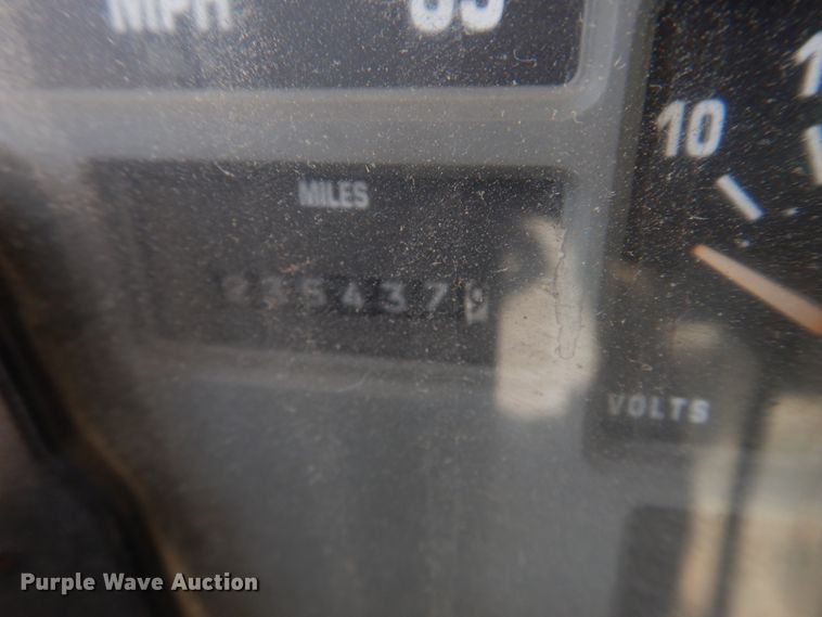 image for item DH8214 1998 International 4900  dump truck