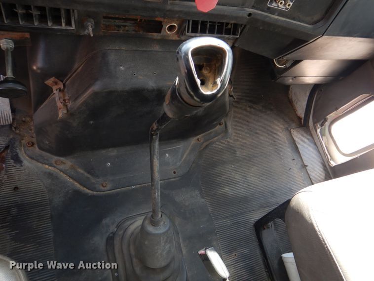 image for item DH8214 1998 International 4900  dump truck