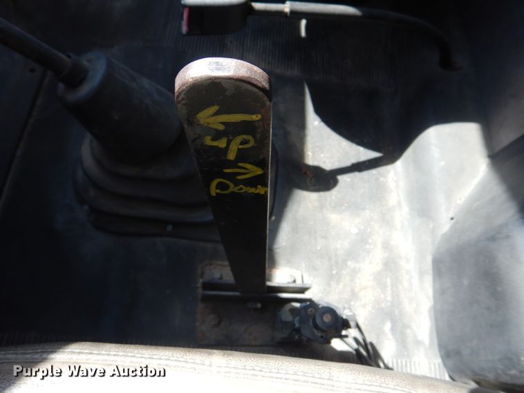 image for item DH8214 1998 International 4900  dump truck