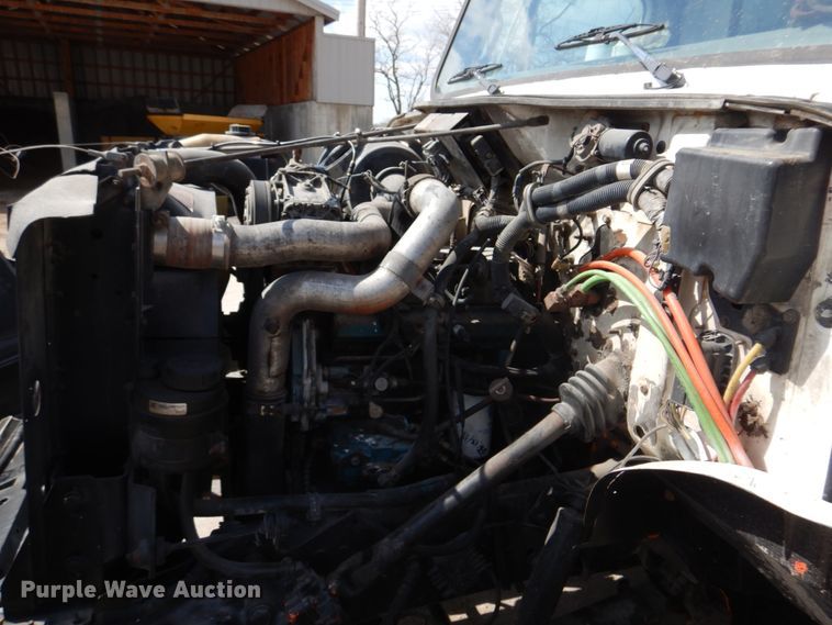 image for item DH8214 1998 International 4900  dump truck