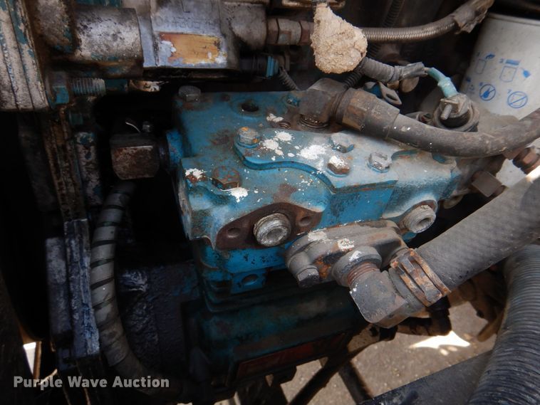 image for item DH8214 1998 International 4900  dump truck