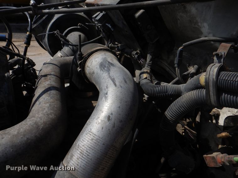 image for item DH8214 1998 International 4900  dump truck