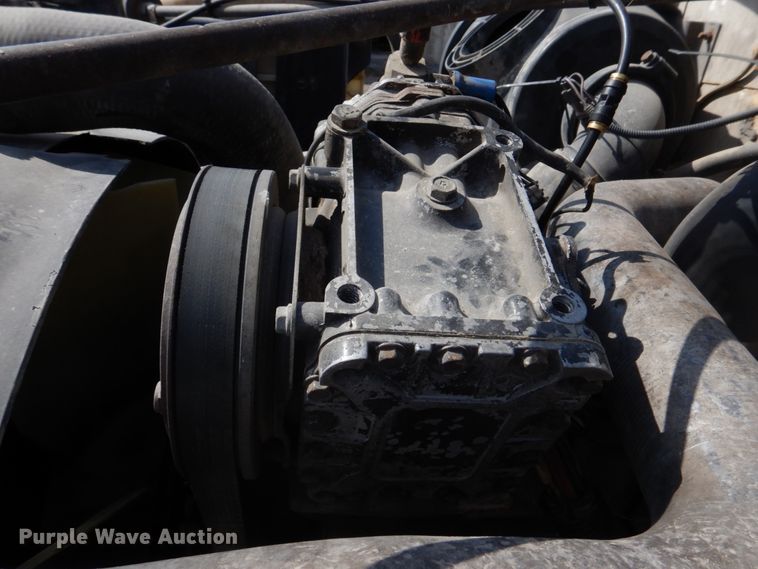 image for item DH8214 1998 International 4900  dump truck