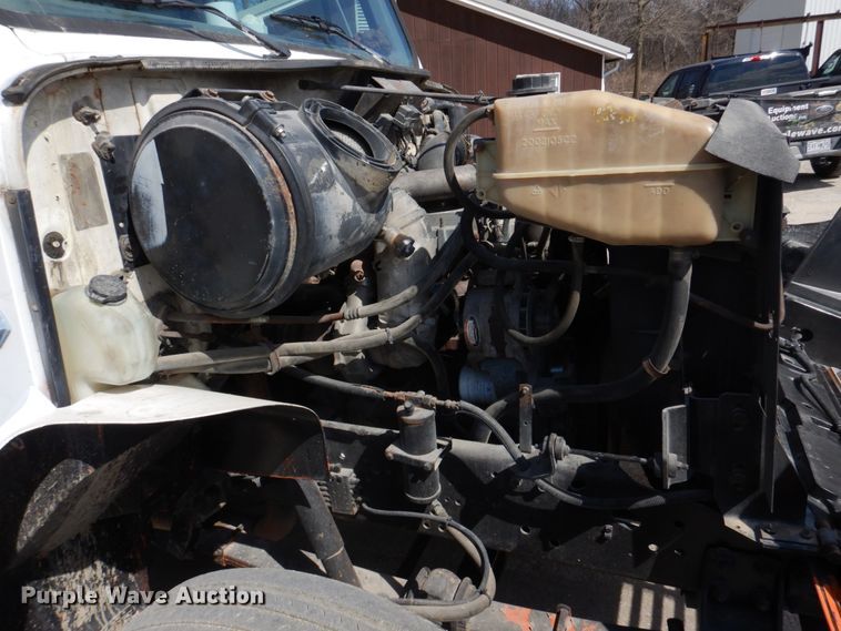 image for item DH8214 1998 International 4900  dump truck