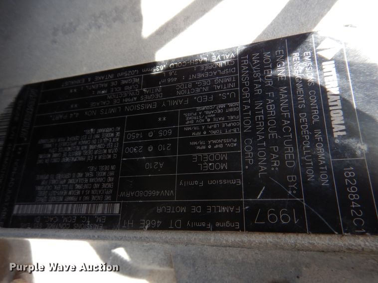 image for item DH8214 1998 International 4900  dump truck