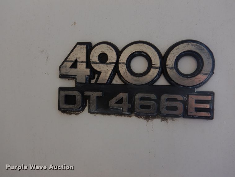 image for item DH8214 1998 International 4900  dump truck