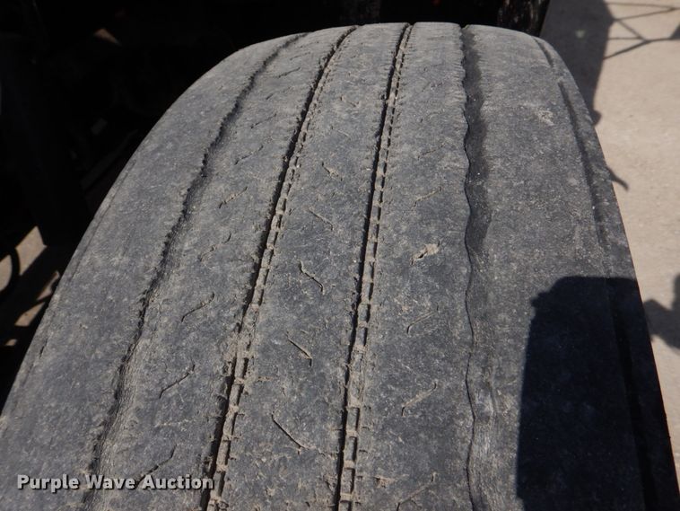 image for item DH8214 1998 International 4900  dump truck