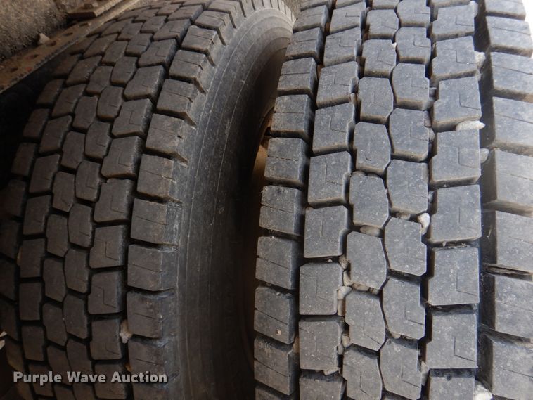 image for item DH8214 1998 International 4900  dump truck