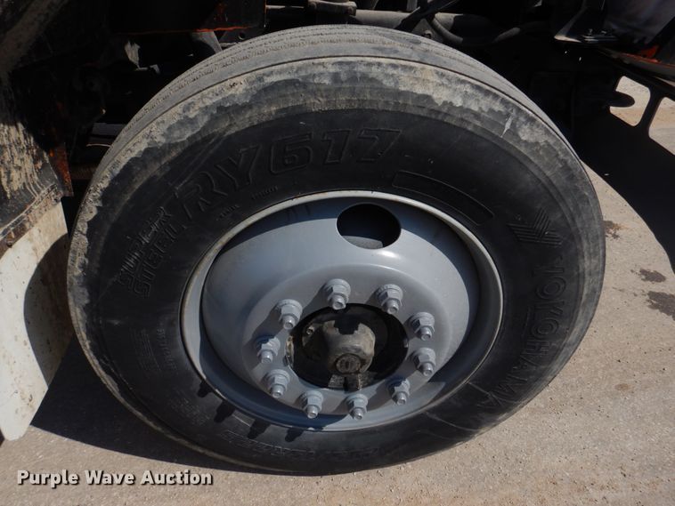 image for item DH8214 1998 International 4900  dump truck