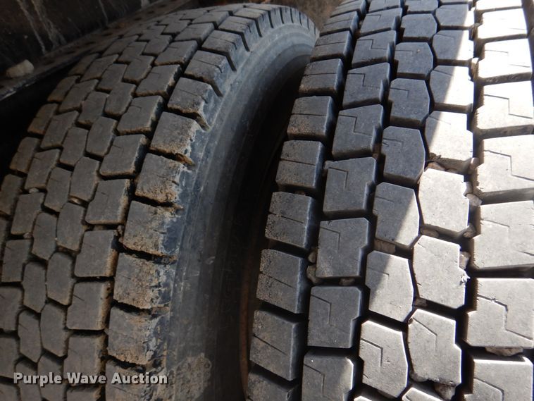 image for item DH8214 1998 International 4900  dump truck