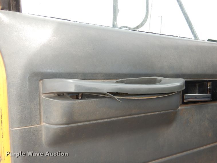 image for item DH8945 1990 Chevrolet Scottsdale  dump truck