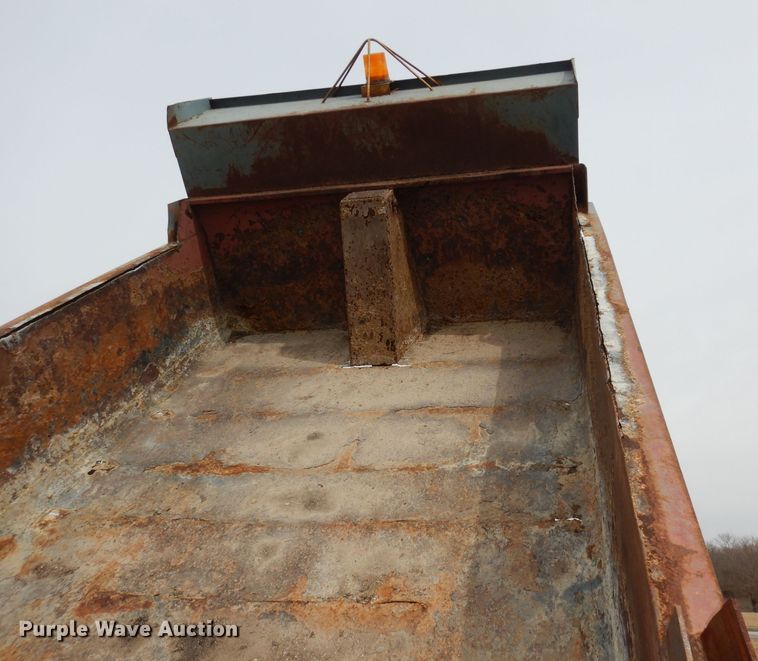 image for item DH8945 1990 Chevrolet Scottsdale  dump truck