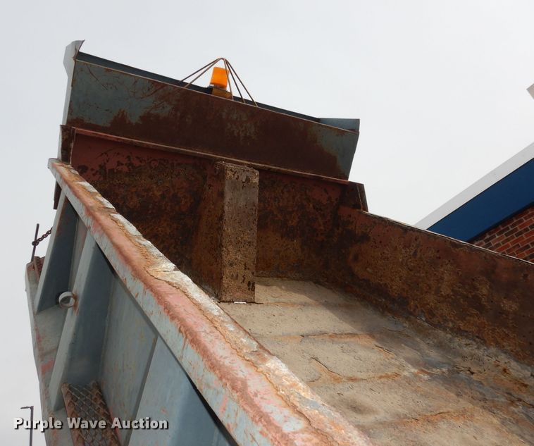 image for item DH8945 1990 Chevrolet Scottsdale  dump truck