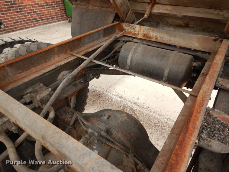 image for item DH8945 1990 Chevrolet Scottsdale  dump truck